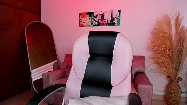 Snapshot of Alheli_16 chatting on December 4, 2025, 12:37 pm Alheli 16 online show from December 4, 2025, 12:37 pm