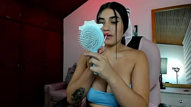 Snapshot of Alheli_16 chatting on October 3, 2025, 12:17 pm Alheli 16 online show from October 3, 2025, 12:17 pm