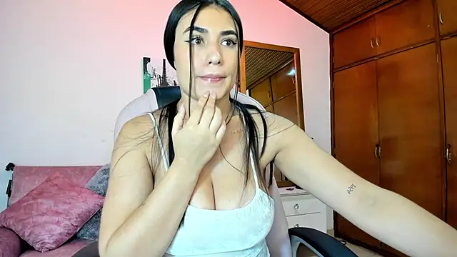 Snapshot of Alheli_16 chatting on October 2, 2025, 10:40 am Alheli 16 online show from October 2, 2025, 10:40 am