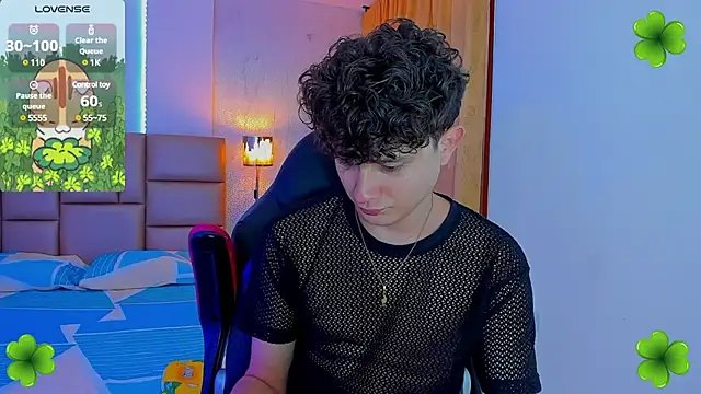 Snapshot of Nathan_Bluee chatting on March 17, 2025, 5:16 pm Nathan Bluee online show from March 17, 2025, 5:16 pm