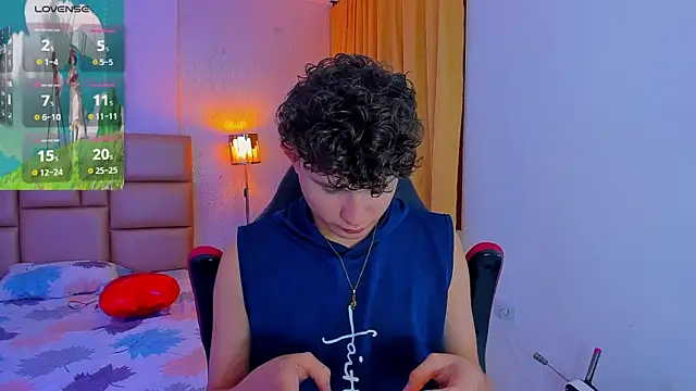 Snapshot of Nathan_Bluee chatting on March 4, 2025, 1:28 pm Nathan Bluee online show from March 4, 2025, 1:28 pm