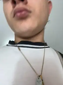 Snapshot of Nathan_Bluee chatting on September 18, 2025, 11:35 am Nathan Bluee online show from September 18, 2025, 11:35 am