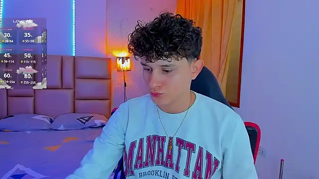 Snapshot of Nathan_Bluee chatting on February 24, 2025, 1:10 pm Nathan Bluee online show from February 24, 2025, 1:10 pm