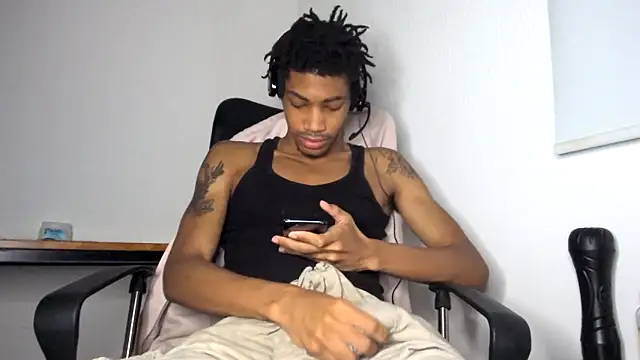 Snapshot of Skinnyblackman chatting on June 5, 2026, 3:11 am Skinnyblackman online show from June 5, 2026, 3:11 am
