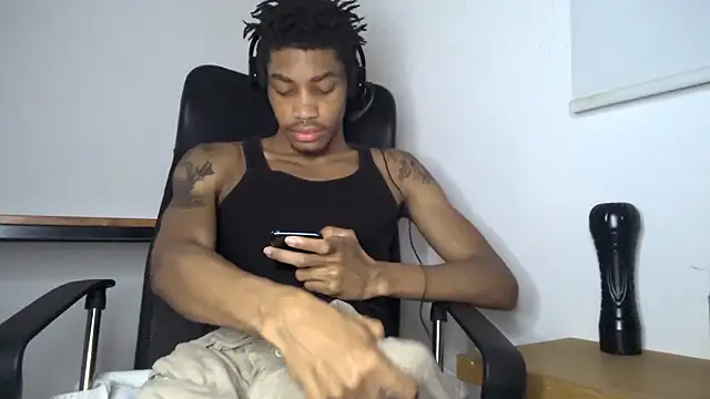 Snapshot of Skinnyblackman chatting on May 24, 2026, 4:45 am Skinnyblackman online show from May 24, 2026, 4:45 am
