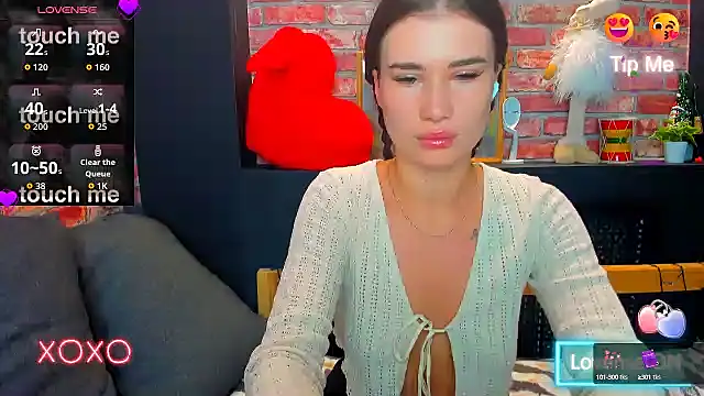 Snapshot of UrJoyy chatting on October 8, 2025, 6:59 am UrJoyy online show from October 8, 2025, 6:59 am