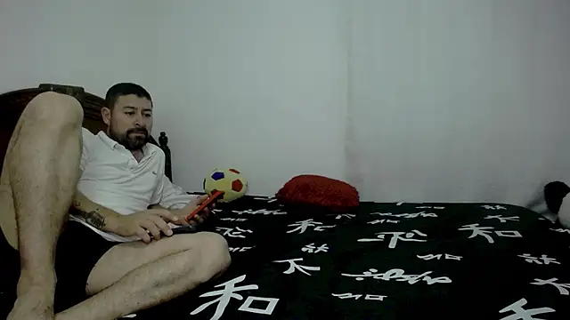 ambar jacksonn online show from November 29, 2025, 3:28 am