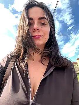 Snapshot of Alicia_Hot1 chatting on October 23, 2025, 11:31 am Alicia Hot1 online show from October 23, 2025, 11:31 am