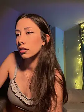 Sophiehii online show from May 9, 2026, 1:36 pm