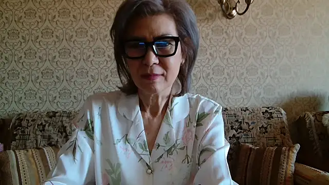 Elegant00Lady online show from October 16, 2025, 2:42 am