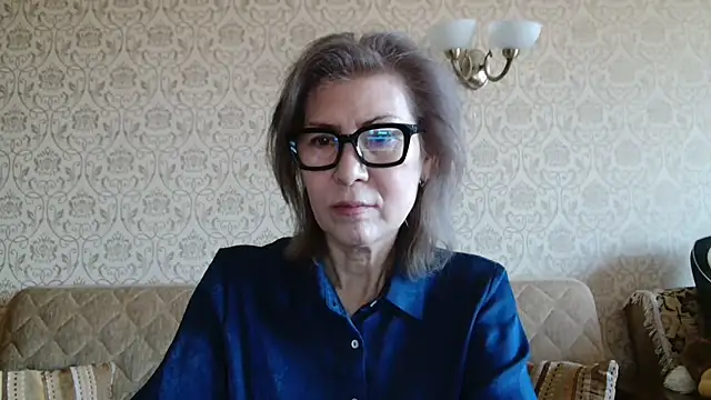 Elegant00Lady online show from November 18, 2025, 10:07 am