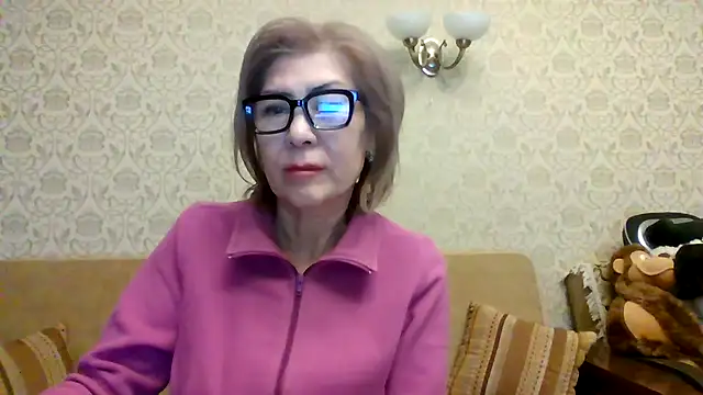 Elegant00Lady online show from March 18, 2026, 6:31 pm