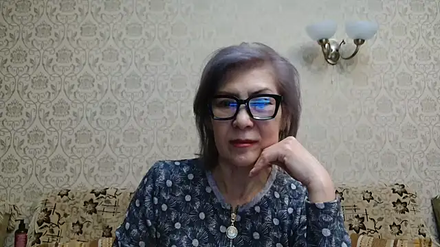 Elegant00Lady online show from October 7, 2025, 5:03 pm