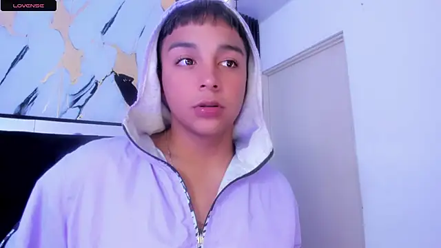 Snapshot of Seductivo_jr chatting on May 7, 2026, 5:33 am Seductivo jr online show from May 7, 2026, 5:33 am