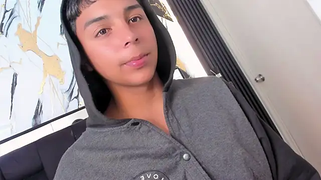 Seductivo jr online show from March 22, 2026, 7:43 am