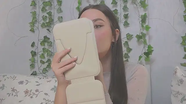 MiaNell online show from March 3, 2025, 11:24 pm