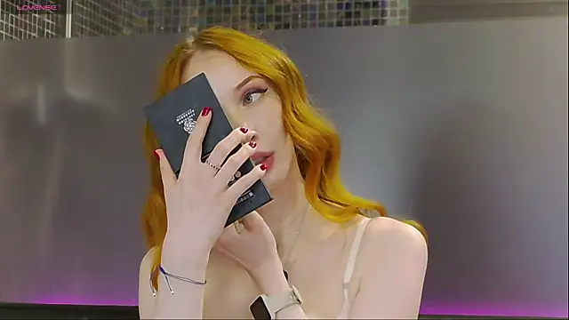 Snapshot of MayaSolar chatting on November 30, 2025, 6:14 am MayaSolar online show from November 30, 2025, 6:14 am