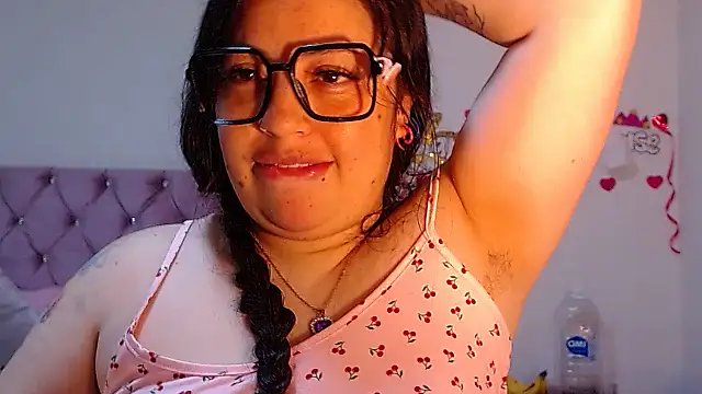 lanaqueen699 online show from April 15, 2026, 8:42 pm