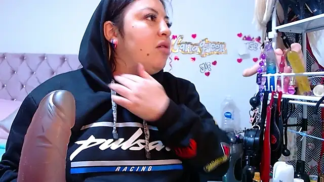 lanaqueen699 online show from March 27, 2026, 12:17 pm