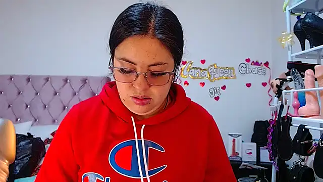 lanaqueen699 online show from December 3, 2025, 12:26 pm