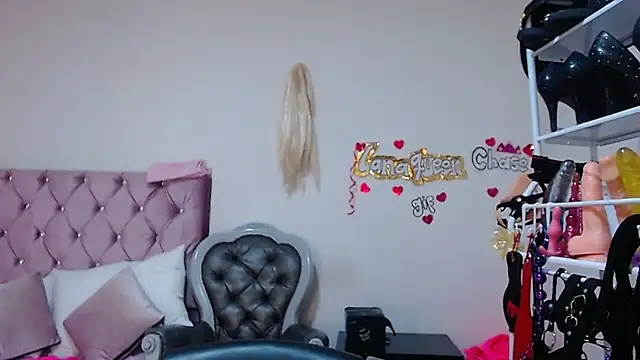 lanaqueen699 online show from October 23, 2025, 12:26 pm