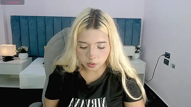 april bunnyy online show from February 20, 2026, 8:11 pm