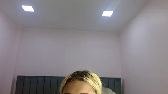 Snapshot of april_bunnyy chatting on July 21, 2026, 8:43 pm april bunnyy online show from July 21, 2026, 8:43 pm