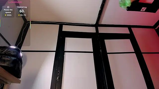 Snapshot of Melany_Luv chatting on November 22, 2025, 8:40 pm Melany Luv online show from November 22, 2025, 8:40 pm