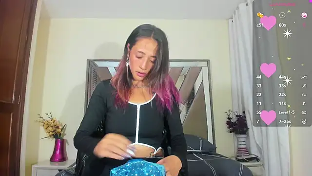 ZOEE COOPER online show from January 14, 2025, 12:43 am