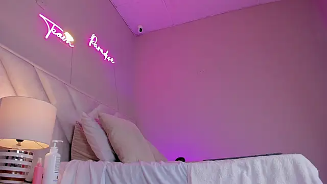  angela x online show from February 24, 2025, 6:36 pm