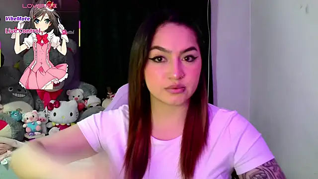 lucycherry   online show from February 19, 2026, 3:58 am