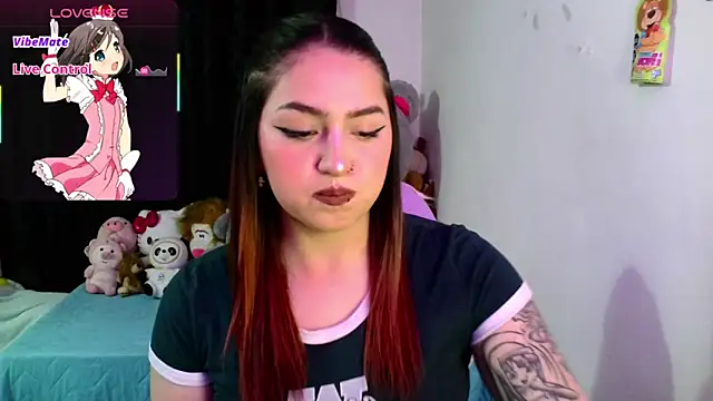 lucycherry   online show from February 13, 2026, 4:56 am