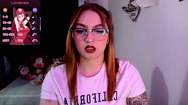 lucycherry   online show from October 24, 2025, 2:21 am