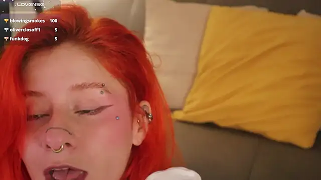 Snapshot of Daarlene chatting on January 12, 2026, 12:23 pm Daarlene online show from January 12, 2026, 12:23 pm