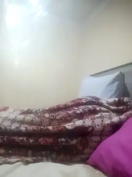 Snapshot of LONGDICK985M chatting on April 6, 2026, 10:33 pm LONGDICK985M online show from April 6, 2026, 10:33 pm