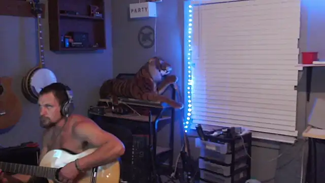 itsjameswebbscope online show from May 12, 2026, 8:32 am