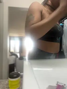 Snapshot of PrettyGal_Tingz chatting on February 7, 2025, 8:10 pm PrettyGal Tingz online show from February 7, 2025, 8:10 pm