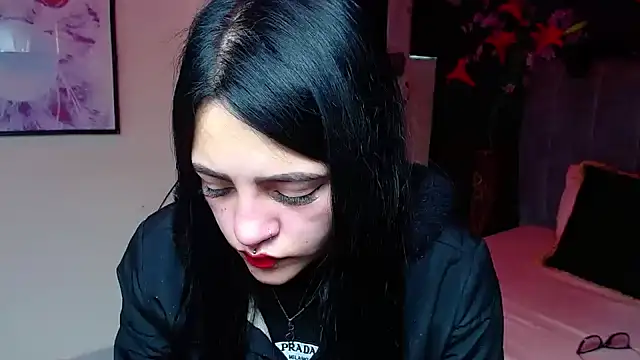 Snapshot of Violettasquirt chatting on December 5, 2025, 1:32 pm Violettasquirt online show from December 5, 2025, 1:32 pm