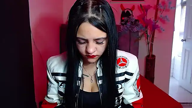 Snapshot of Violettasquirt chatting on September 13, 2025, 1:33 pm Violettasquirt online show from September 13, 2025, 1:33 pm