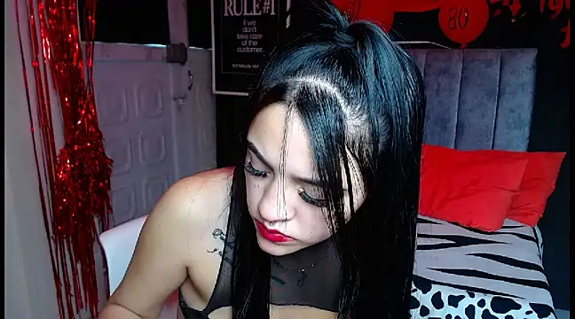 Snapshot of Violettasquirt chatting on March 11, 2025, 6:41 pm Violettasquirt online show from March 11, 2025, 6:41 pm