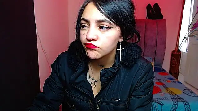 Snapshot of Violettasquirt chatting on October 15, 2025, 1:41 pm Violettasquirt online show from October 15, 2025, 1:41 pm