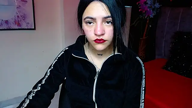 Snapshot of Violettasquirt chatting on November 12, 2025, 1:48 pm Violettasquirt online show from November 12, 2025, 1:48 pm