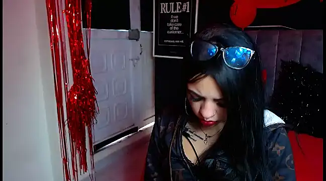 Snapshot of Violettasquirt chatting on March 20, 2025, 3:14 pm Violettasquirt online show from March 20, 2025, 3:14 pm