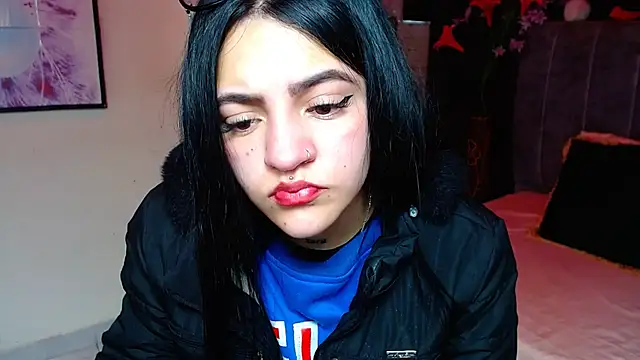 Snapshot of Violettasquirt chatting on November 28, 2025, 1:44 pm Violettasquirt online show from November 28, 2025, 1:44 pm