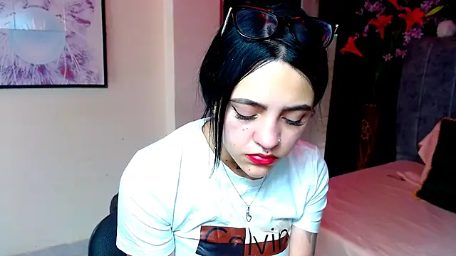 Snapshot of Violettasquirt chatting on November 29, 2025, 2:06 pm Violettasquirt online show from November 29, 2025, 2:06 pm