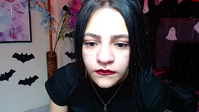 Snapshot of Violettasquirt chatting on November 4, 2025, 1:37 pm Violettasquirt online show from November 4, 2025, 1:37 pm