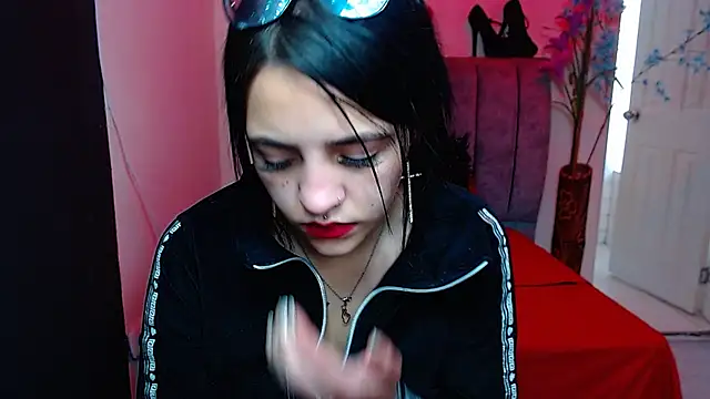 Snapshot of Violettasquirt chatting on October 20, 2025, 1:55 pm Violettasquirt online show from October 20, 2025, 1:55 pm