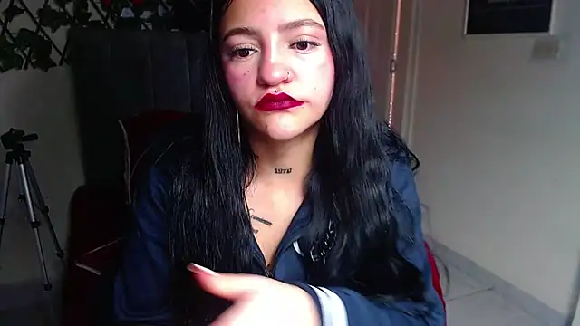 Violettasquirt online show from June 2, 2026, 1:33 pm