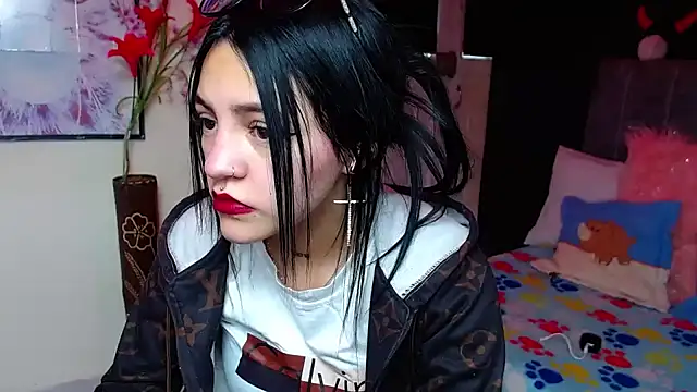 Snapshot of Violettasquirt chatting on November 20, 2025, 1:23 pm Violettasquirt online show from November 20, 2025, 1:23 pm