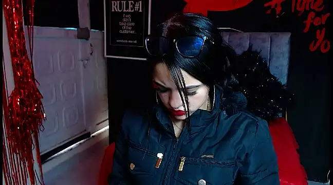 Snapshot of Violettasquirt chatting on March 21, 2025, 4:29 pm Violettasquirt online show from March 21, 2025, 4:29 pm